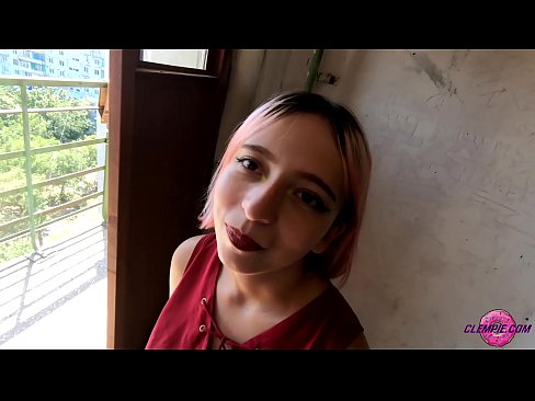 ❤️ Študentka zmyselne fajčí cudzinca vo vnútrozemí - strieka mu na tvár Kvalitné porno na nás